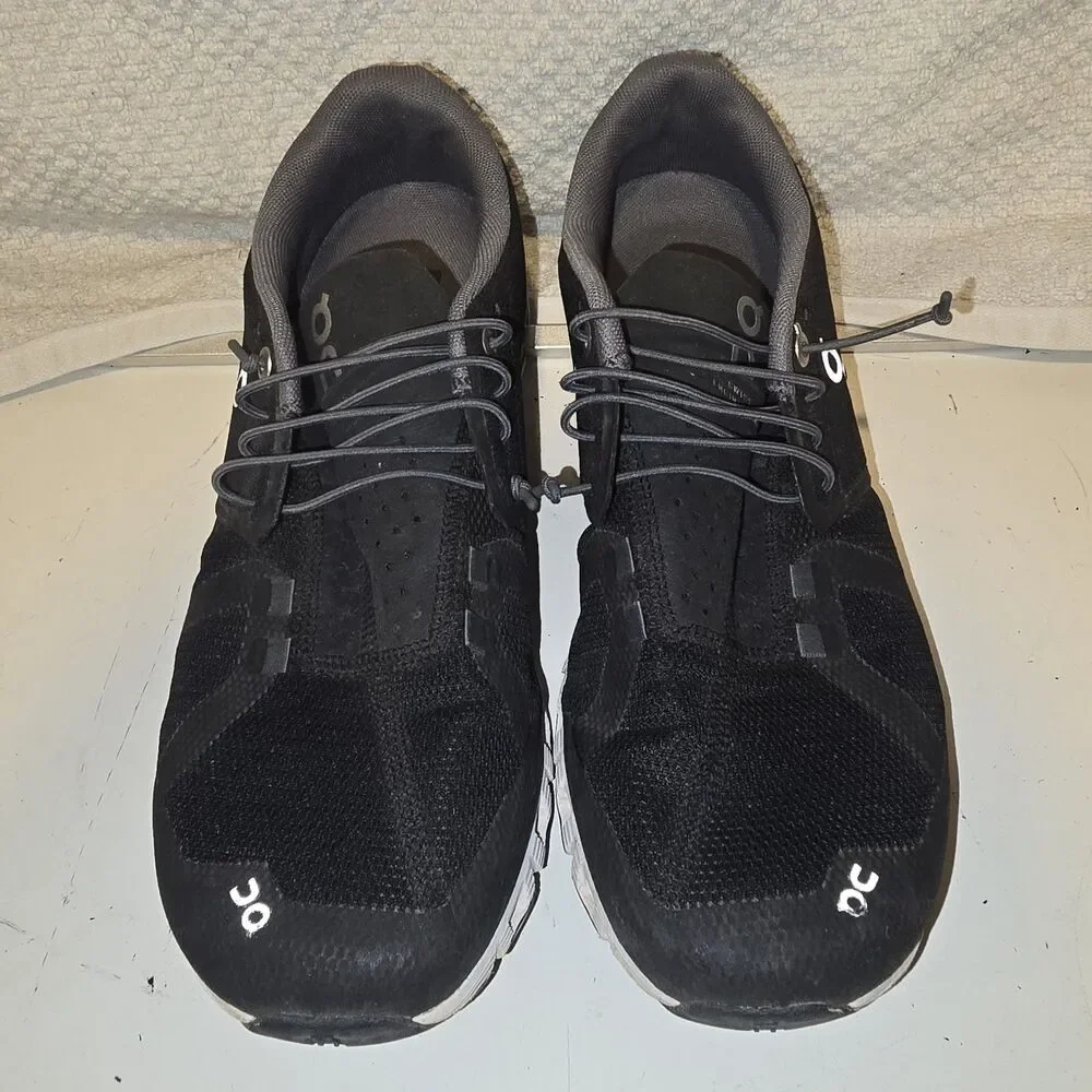 On Cloud 5 Womens Size 9.5 Black White Athletic Running Walking Shoes Sneakers